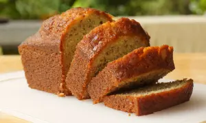 Saftig banankaka, perfekt för fikat. Ett enkelt banankaka recept som alla kan lyckas med.